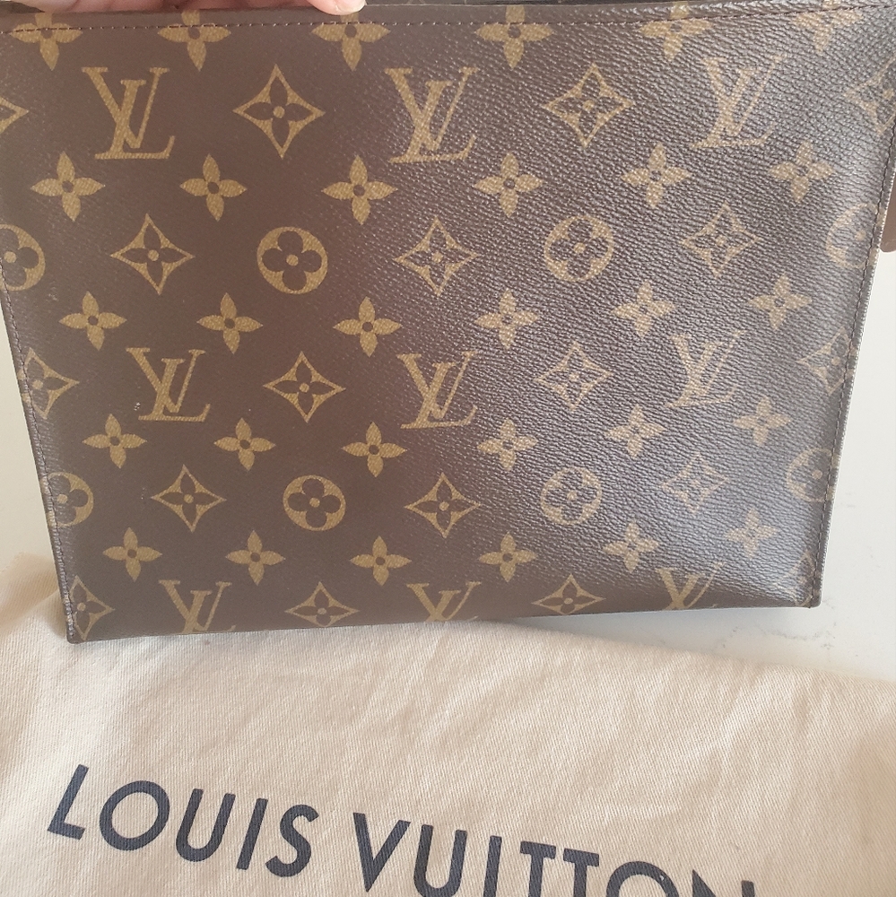 Louis vuitton toiletry 26